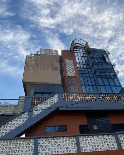 RUMAH KANTOR DIJUAL BRAND NEW DI PINGGIR JALAN JAGAKARSA JAKSEL