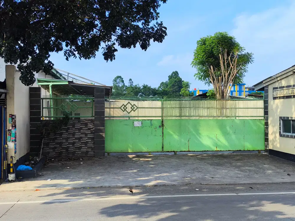 Di sewakan Gudang Peta barat + Halaman luas