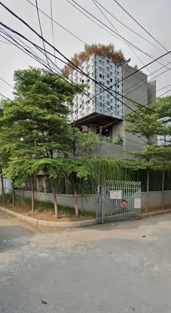 Rumah Hoek 4 Lantai di Duri Kepa Kebon Jeruk