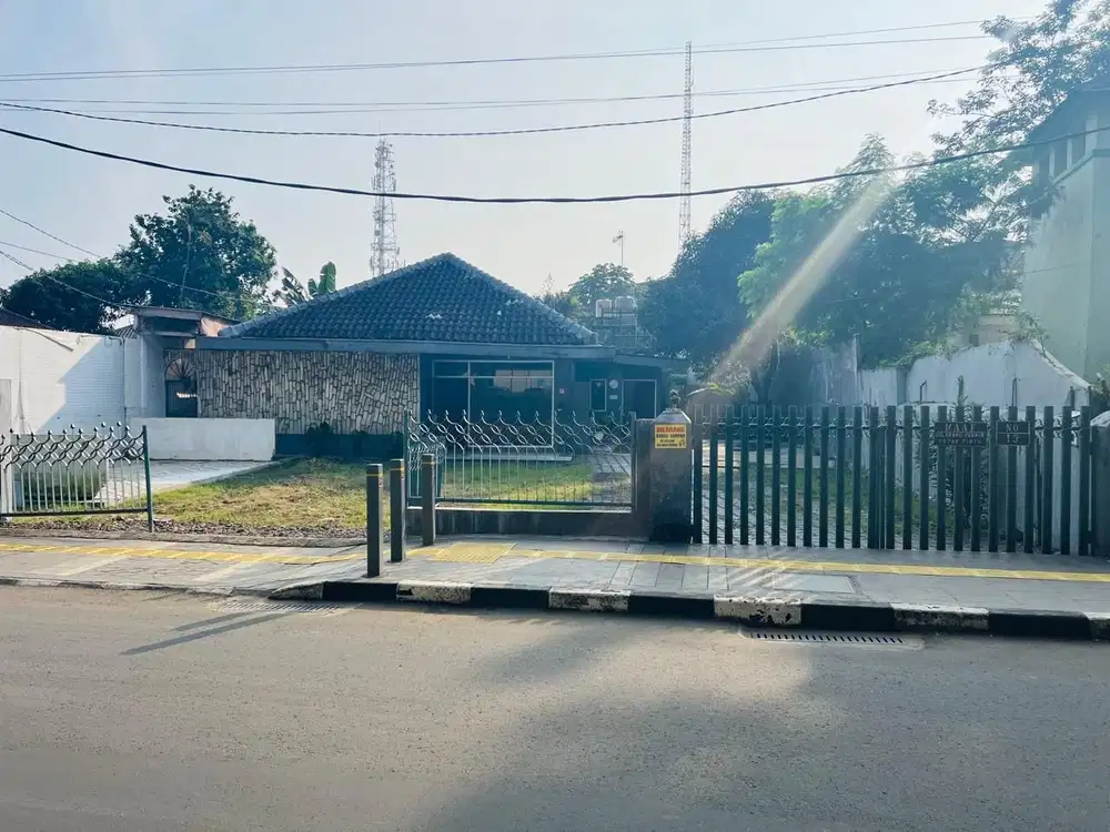 Rumah Heritage Depan Hotel Salak Jalan Arsitek Silaban