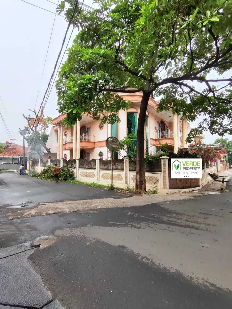 Rumah Hook 2 lantai 448m di Meruya Kembangan Jakarta barat