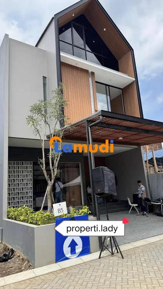 Rumah baru Setra duta 3 lantai terjangkau