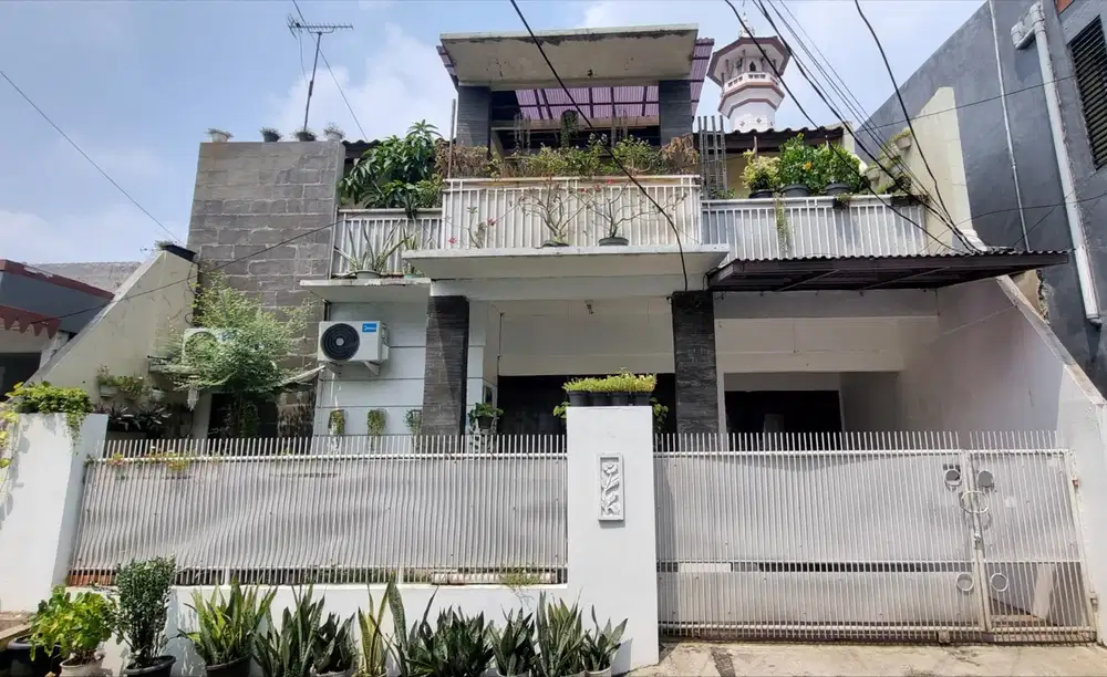 Rumah Megah Rawamangun Akses 2 Mobil