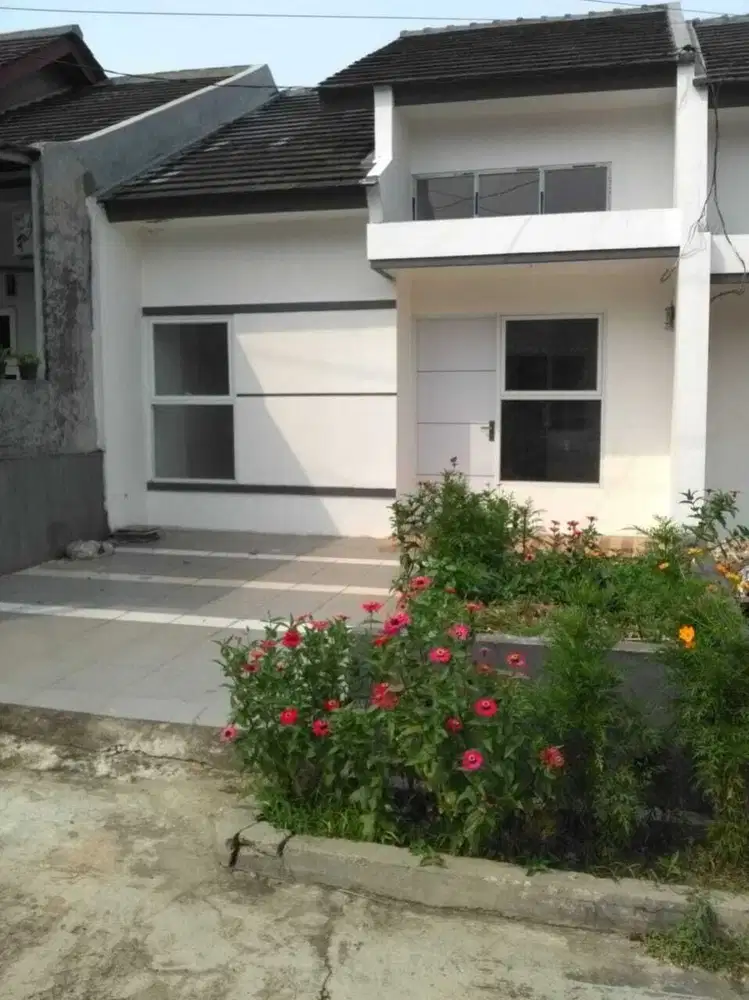 Rumah Free Biaya-All in Full Bata Merah Akses 2 Mobil di Mustika Jaya