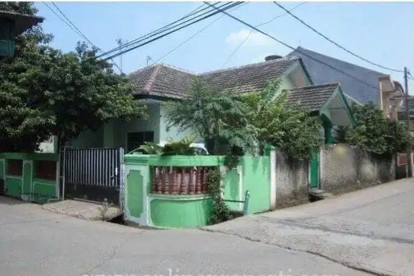 Rumah Hook Luas Tanah 220 m2 Lokasi Strategis di Perumahan Jati Makmur