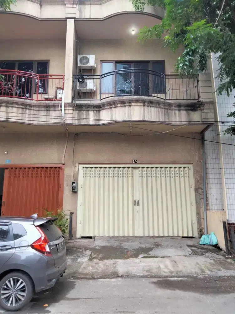 Ruko 2lt jl coklat surabaya