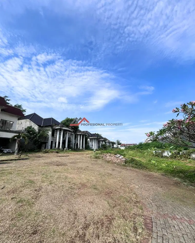Rumah Tua Hitung Tanah Cocok Di Bangun Perumahan Cluster