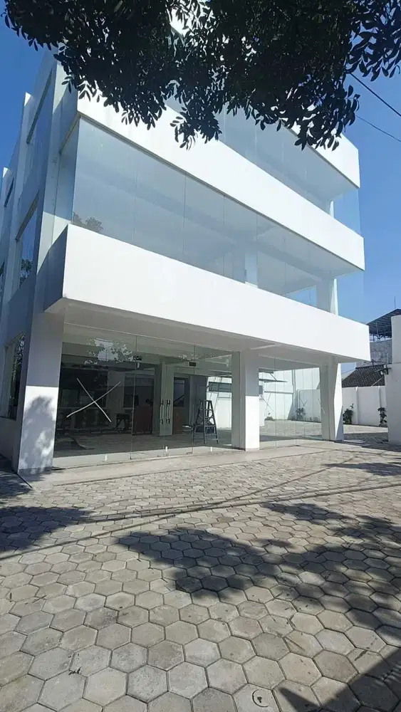 Disewakan Ruang Usaha Lantai 2 Depan di Mekarwangi Mainroad Strategis