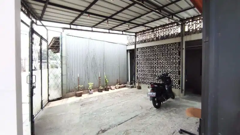 dijual rumah dengan ruang usaha