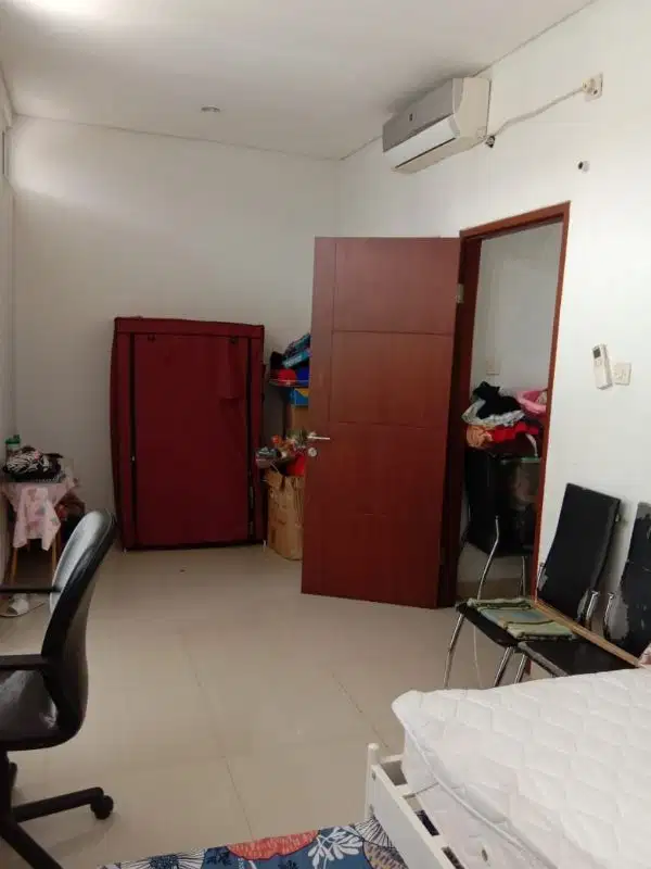 dijual rumah 2 lt dalam cluster di area pondok Ranji Ciputat