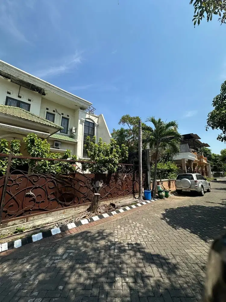 Dijual Rumah Bagus Terawat di Palm Spring Jambangan Surabaya