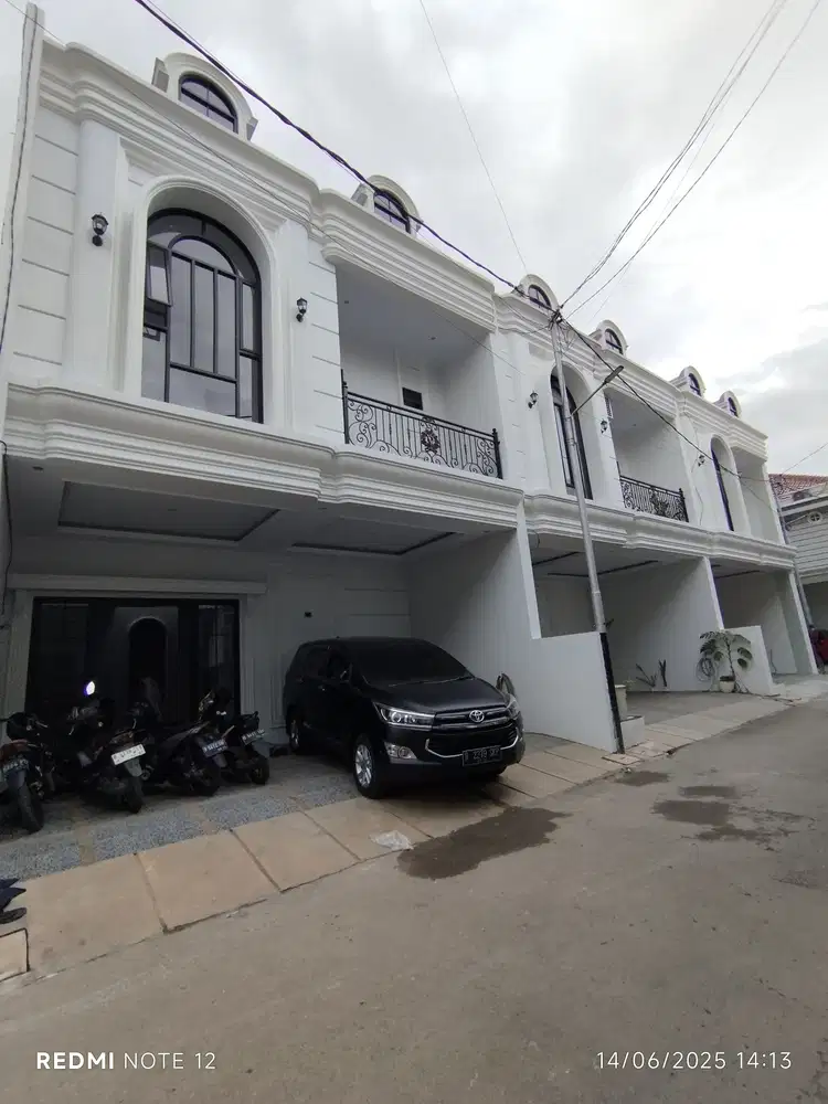 Rumah Baru American Classic Dalam Cluster Jagakarsa Jakarta selatan