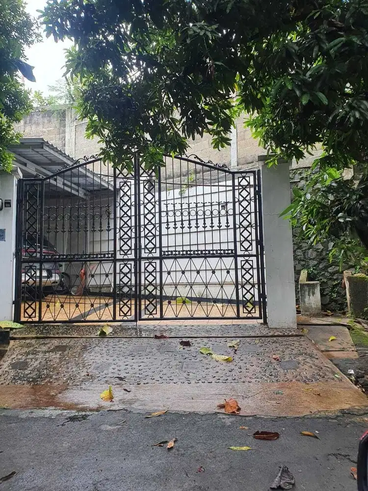 Rumah 2 lantai Culdesak SHM Siap Huni Semi Furnished di Bintaro CL 040