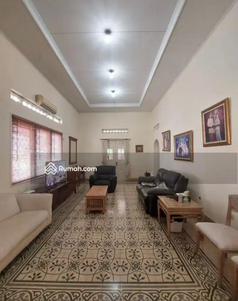 Dijual Rumah Luas & Terawat di Menteng