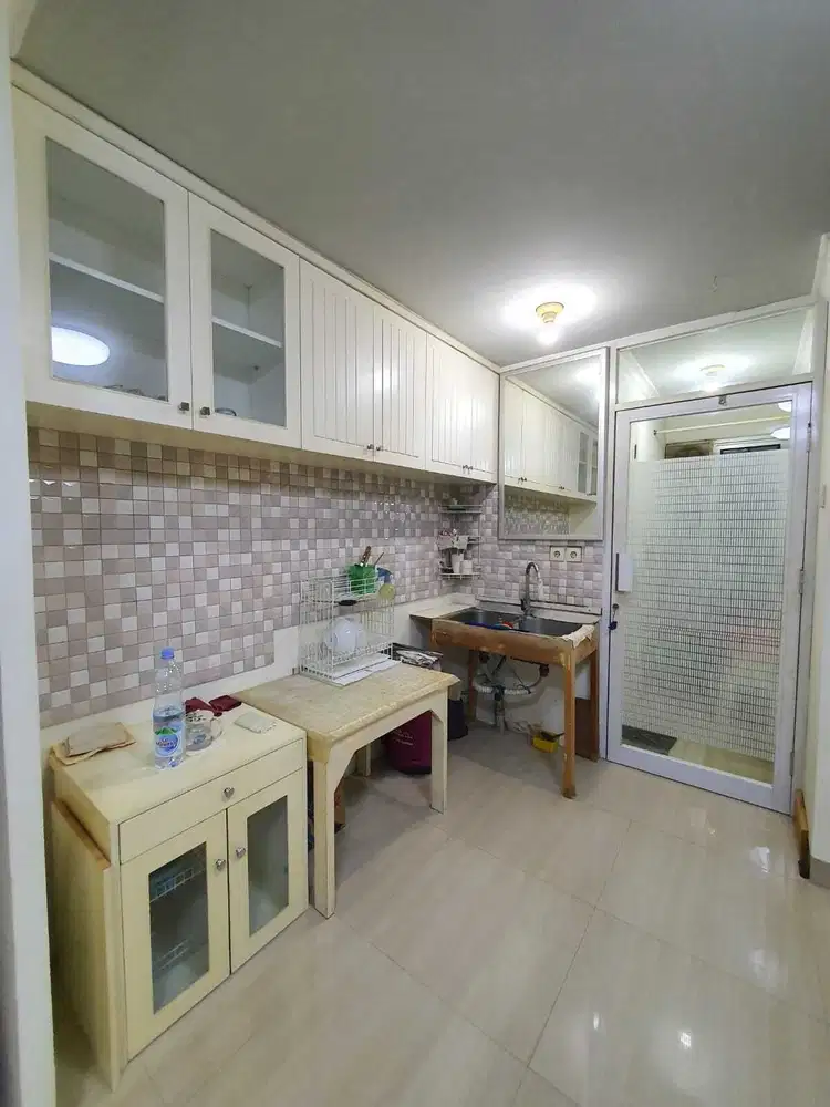DISEWAKAN APARTEMEN WISMA GADING PERMAI 2BR SEMI FURNISHED