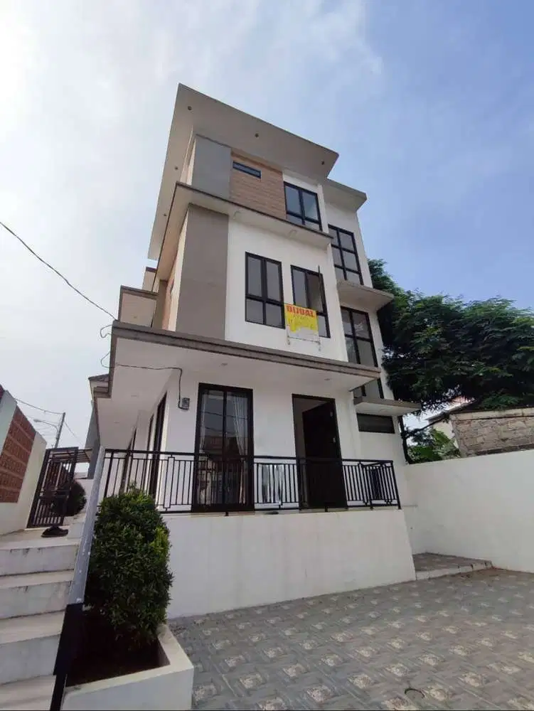 444 Rumah 2,5 Lt Mewah, Classic Modern Pinggir Jalan di Kembangan