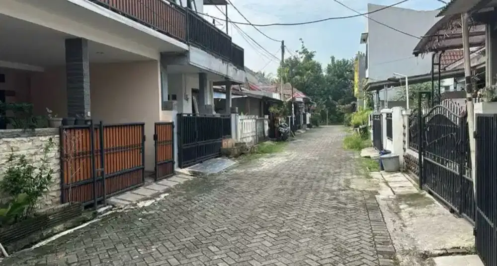 Dijual Rumah Bagus Siap Huni di Vila Dago Tol