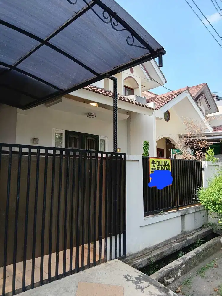 Rumah Cantik Luas Tanah 126 Meter di Komplek Galaxy