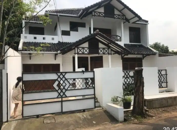 Disewa rumah bisa untuk Usaha Pondok kelapa. Jakarta timur