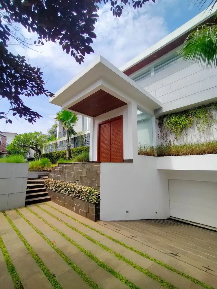 Di Jual Rumah Mewah di Pondoh Indah dekat banyak fasilitas umum