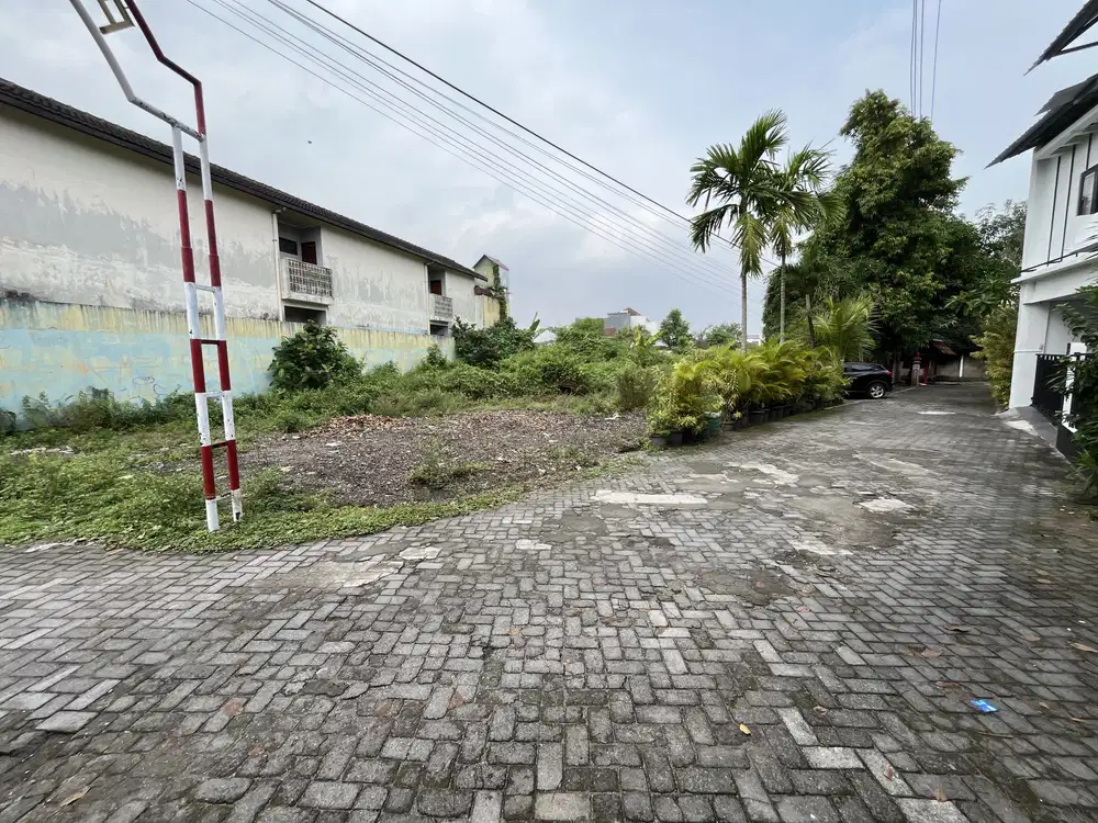 Tanah UGM. Cocok untuk Bangun Kost dan Homestay. SHM Pekarangan