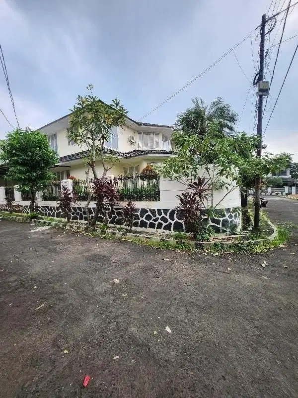 Dijual rumah terawat siap huni dlm komplek di area ppndok labu