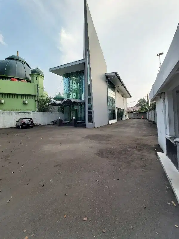 Dijual gedung dan gudang harga di bwh NJOP di pasar minggu