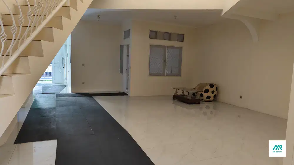 jual Rumah Renovasi Anggrek Loka BSD 400 meter 2 Lantai SHM TangSel