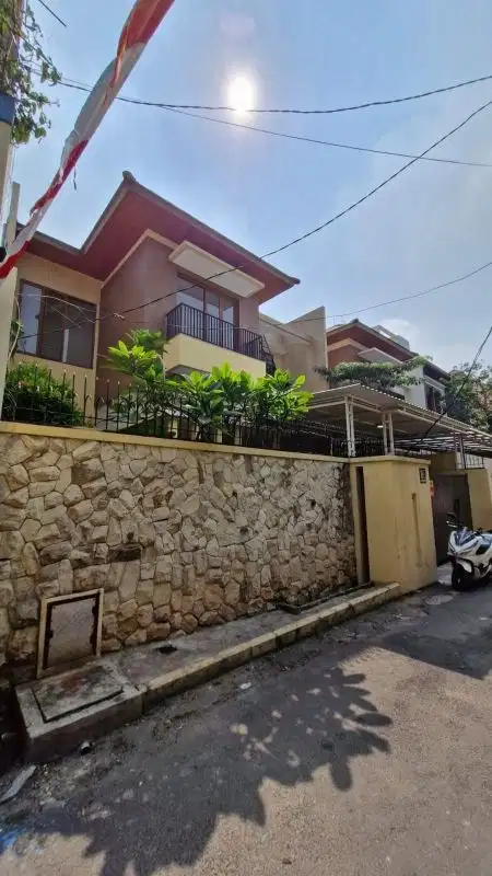 Dijual atau sewa rumah di kemang design modern private pool siap hunii