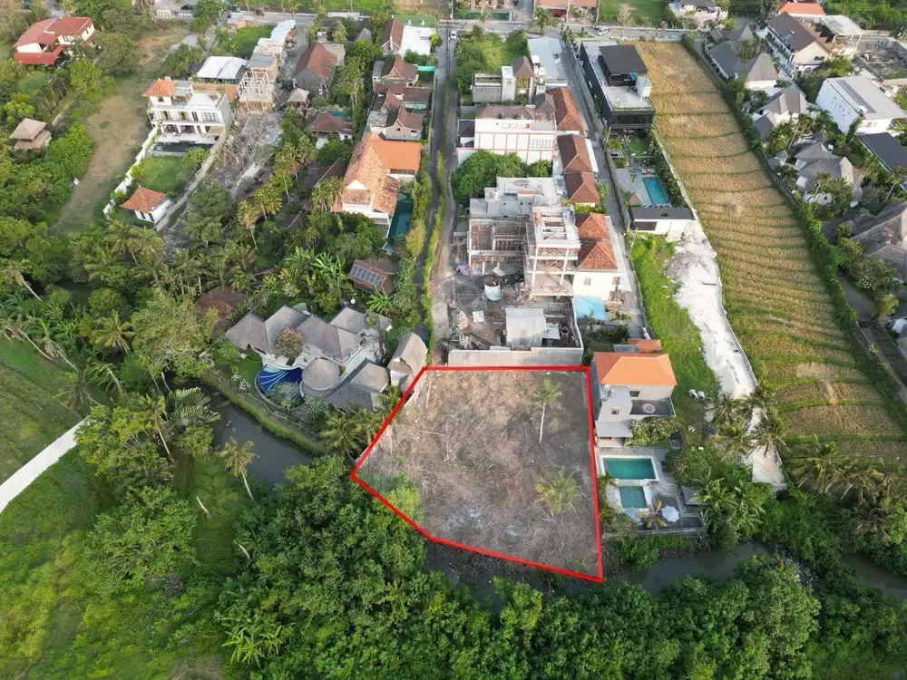 RIVER FRONT LAND PERERENAN WALKING DISTANCE TO THE BEACH