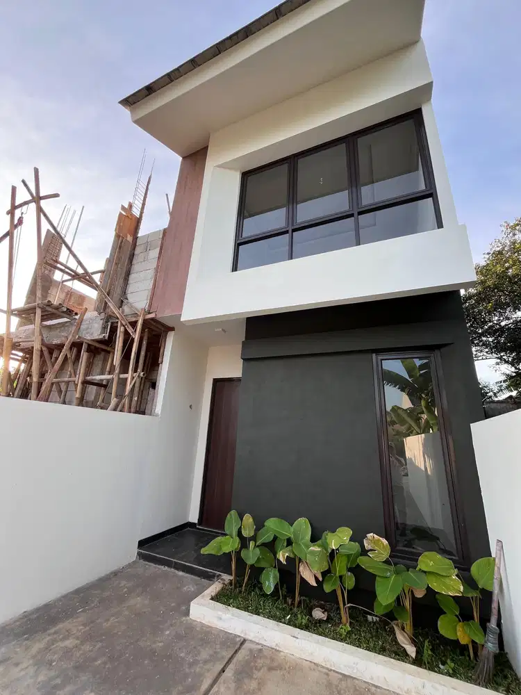 RUMAH MEWAH TANAH KUAS DI JATIASIH BEKASI