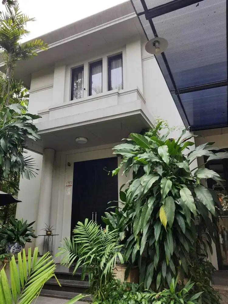 RUMAH ASRI DI TAMAN SEMANAN INDAH, CLUSTER FURNISHED