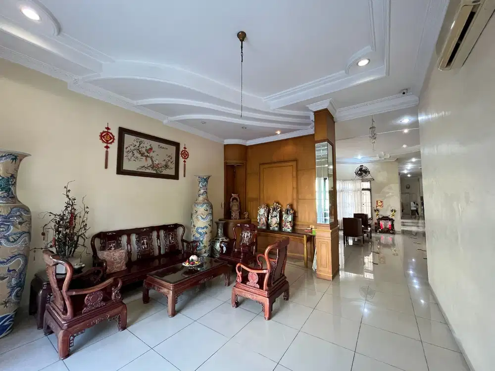 Villa di Komplek Malibu Indah