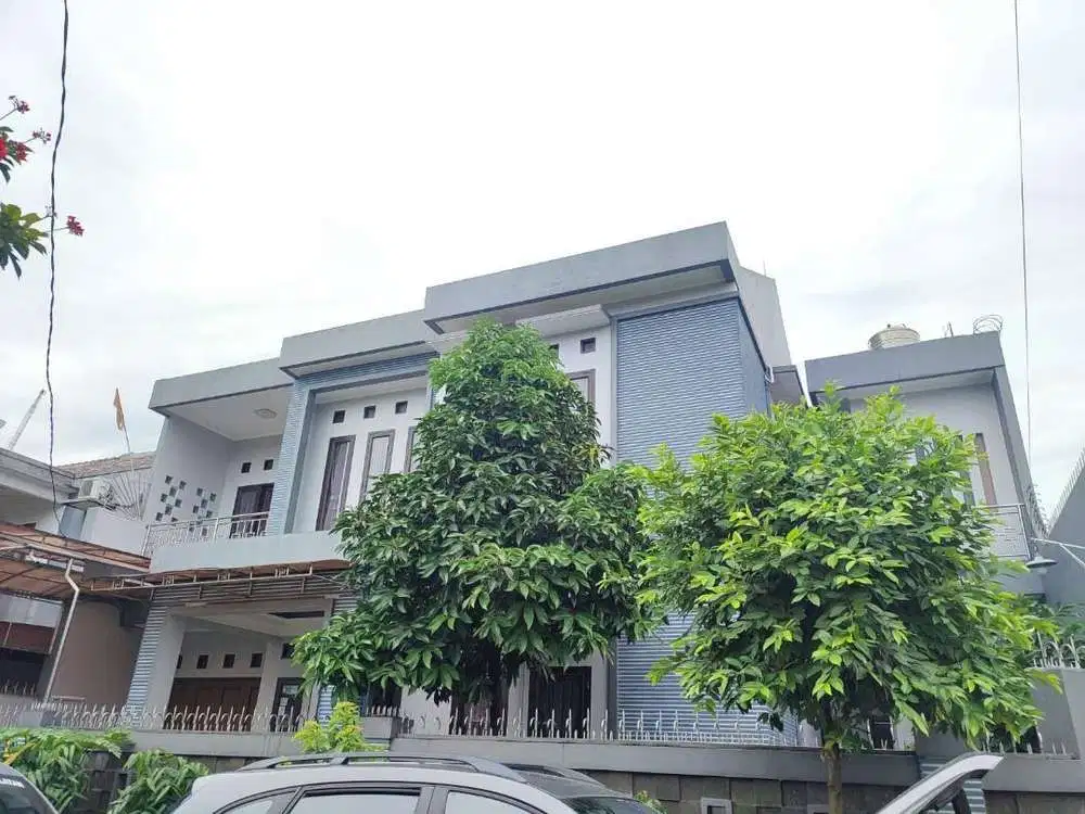 463 Rumah Cantik Siap Huni 2 Lt Type 285/216 di Ciputat, Tangerang