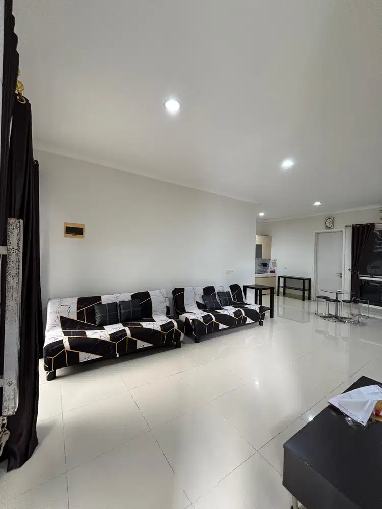 Rumah Dengan Posisi Strategis Asri dan Nyaman di BSD