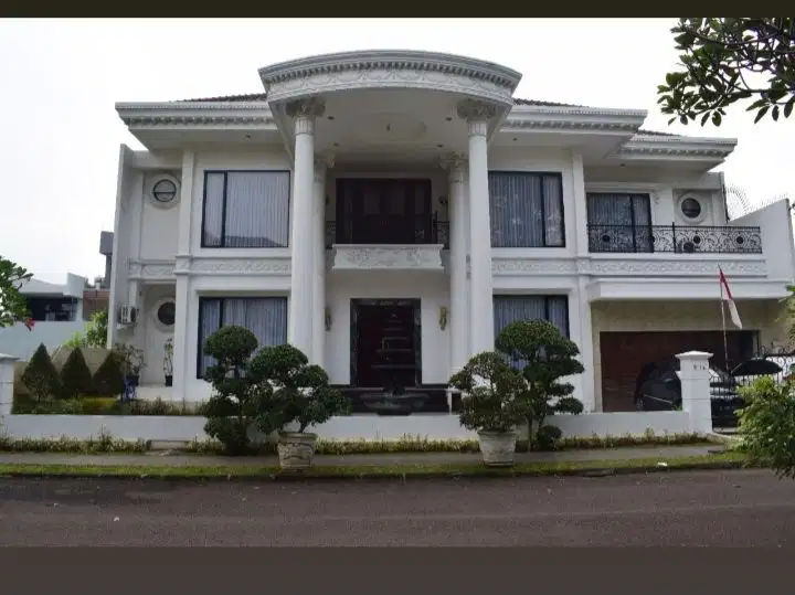 Dijual Rumah Mewah Lokasi Strategis di Bukit Golf Bsdf