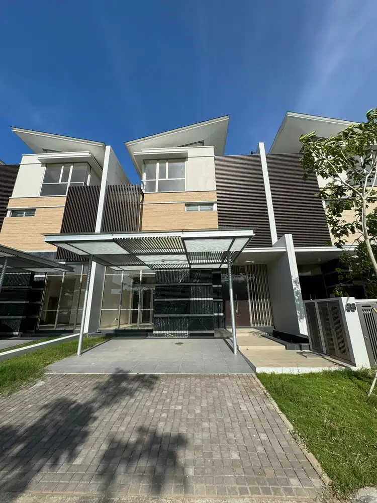 Rumah golf island PIK cluster chopin 3lt view golf 10x25 super mewah