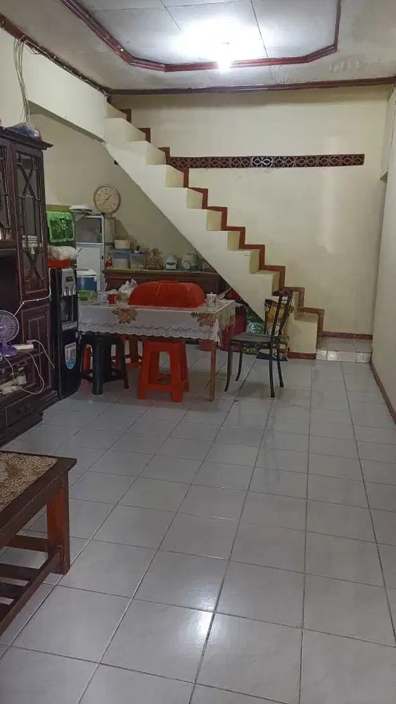 Di jual rumah 2 lantai di Sunter agung