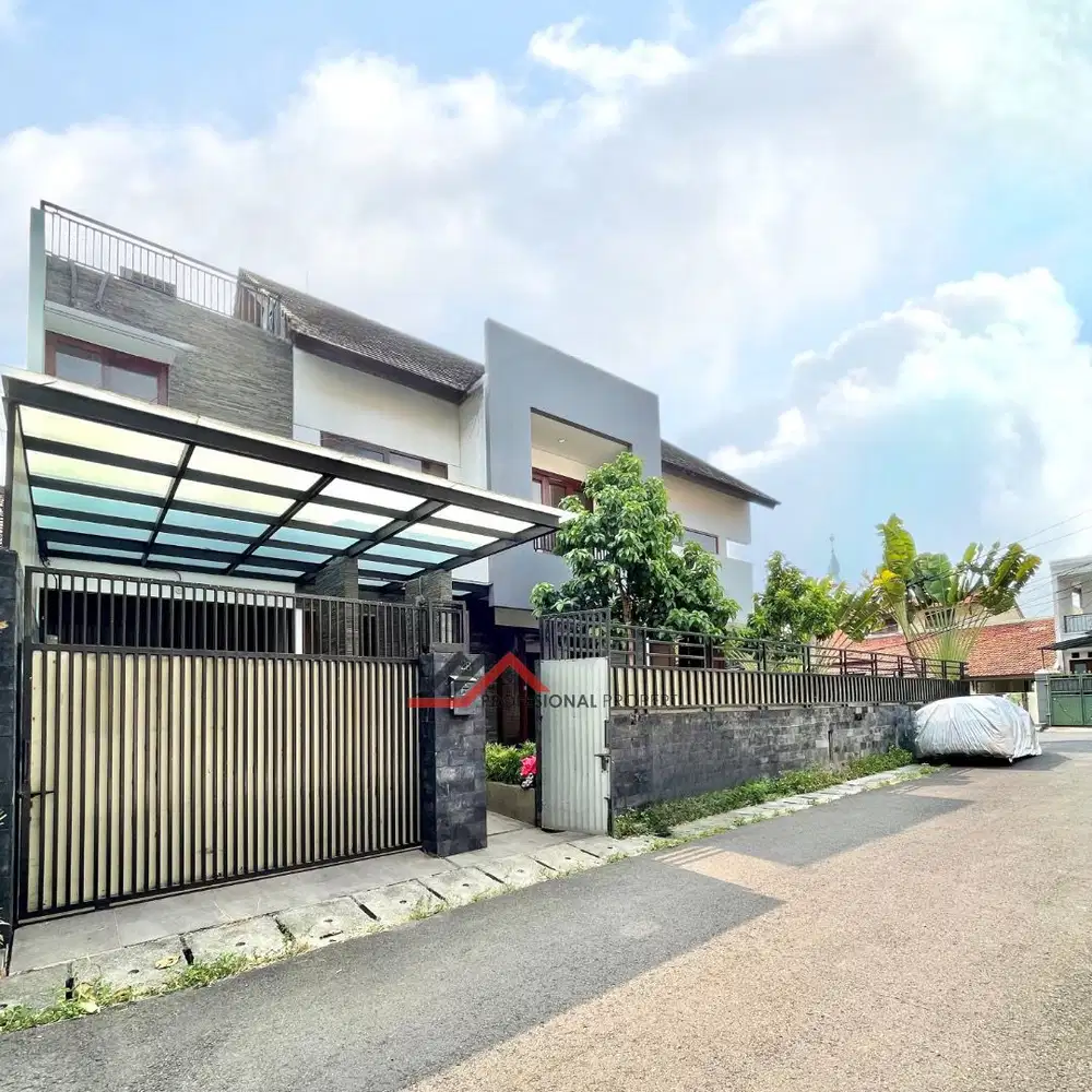 Rumah Modern Tropical Dalam Komplek
