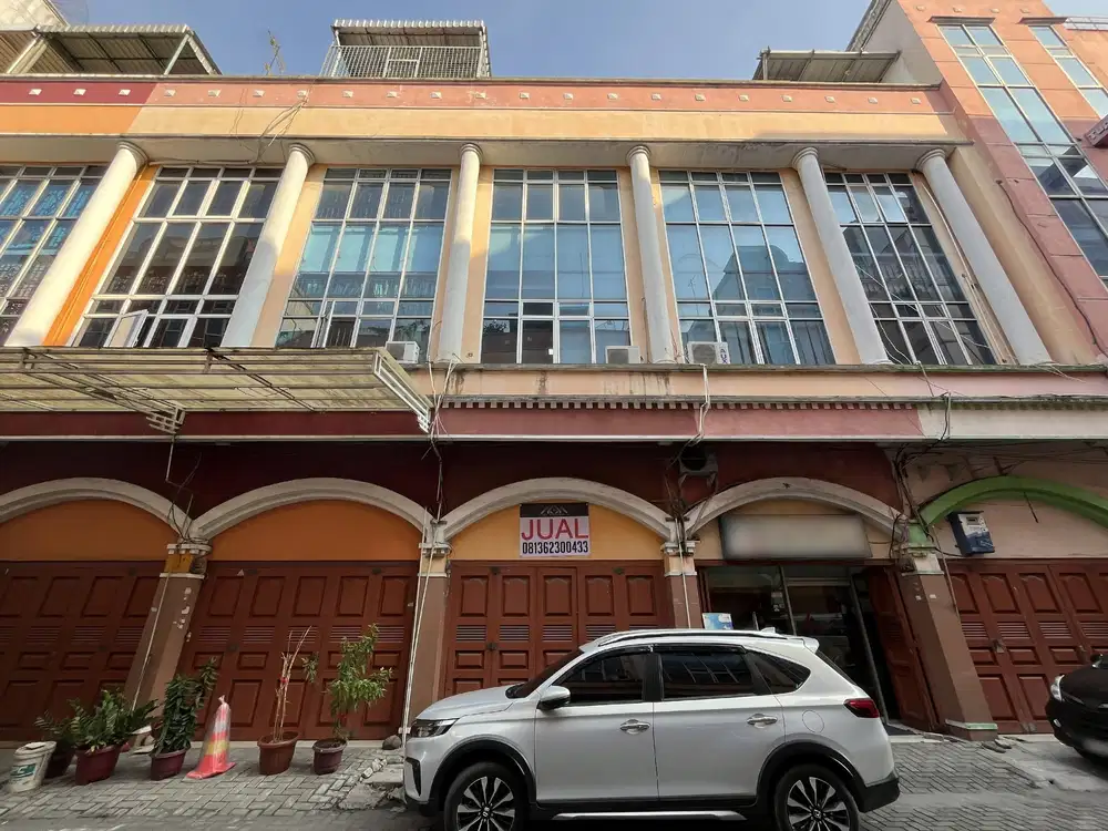 Ruko Gandeng di Komplek Istana Bisnis Center