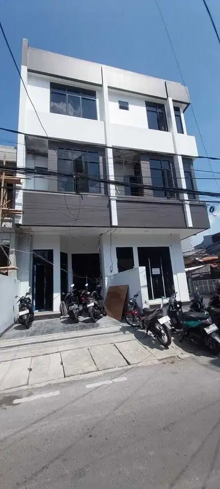 Rumah Tiga Lantai Bisa Jadi Tempat Usaha Di Kemayoran Jakarta Pusat