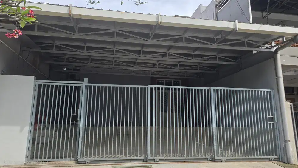 RUMAH SECOND MANYAR JAYA