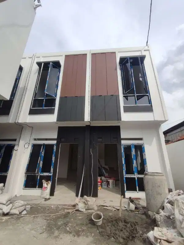 Dijual rumah modern 2 lantai di jl.sirsak matraman jakarta timur