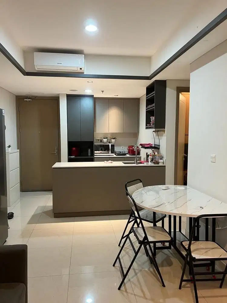 Jual Cepat Apartemen Gold Coast 2BR Tower Honolulu Furnish