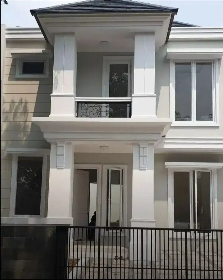 Dijual Rumah SHM 2 Lantai Strategis di Citragran Cibubur