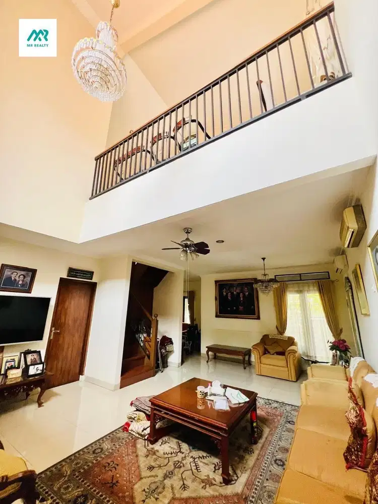 Jual rumah cantik bintaro sektor 3a luas 200 meter 2 lantai SHM