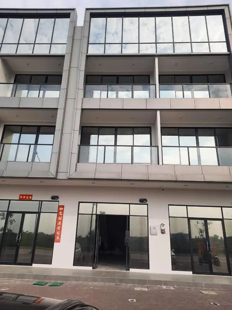 DISEWAKAN RUKO MEGA KUNINGAN PIK2 HADAP APARTEMEN TOKYO