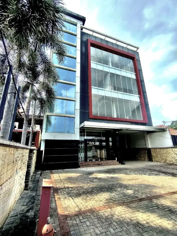 DD307 Gedung 4 Lantai Strategis 810 m2 Otista Jakarta Timur