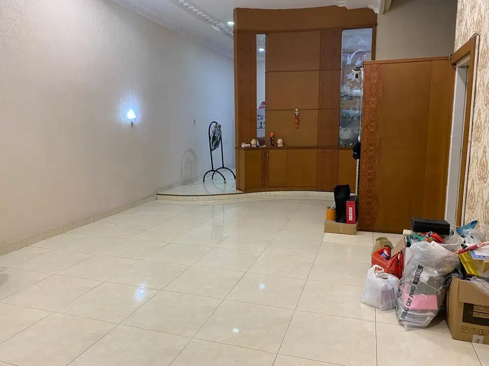 Rumah 2,5 Lantai Cemara Asri Jalan Buah