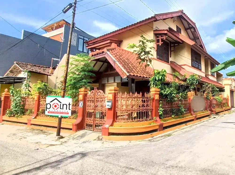 Rumah Klasik Tengah kota Manahan Banjarsari Solo